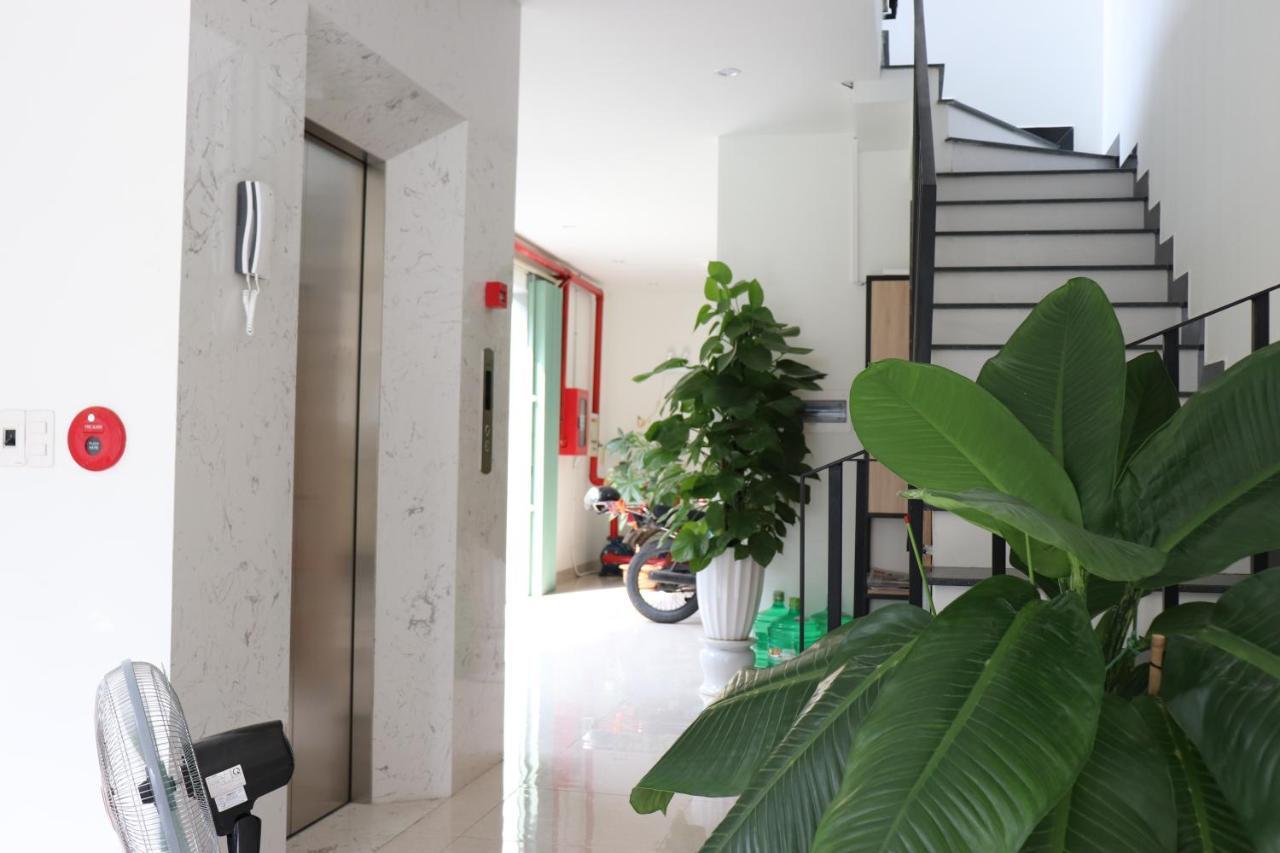 Royal Lion Hotel & Apartment Дананг Екстериор снимка