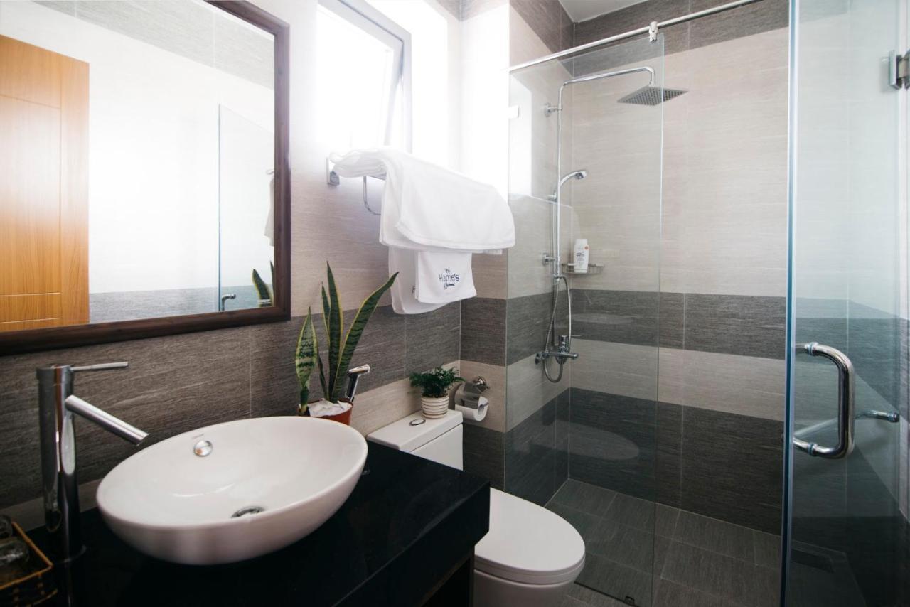 Royal Lion Hotel & Apartment Дананг Екстериор снимка