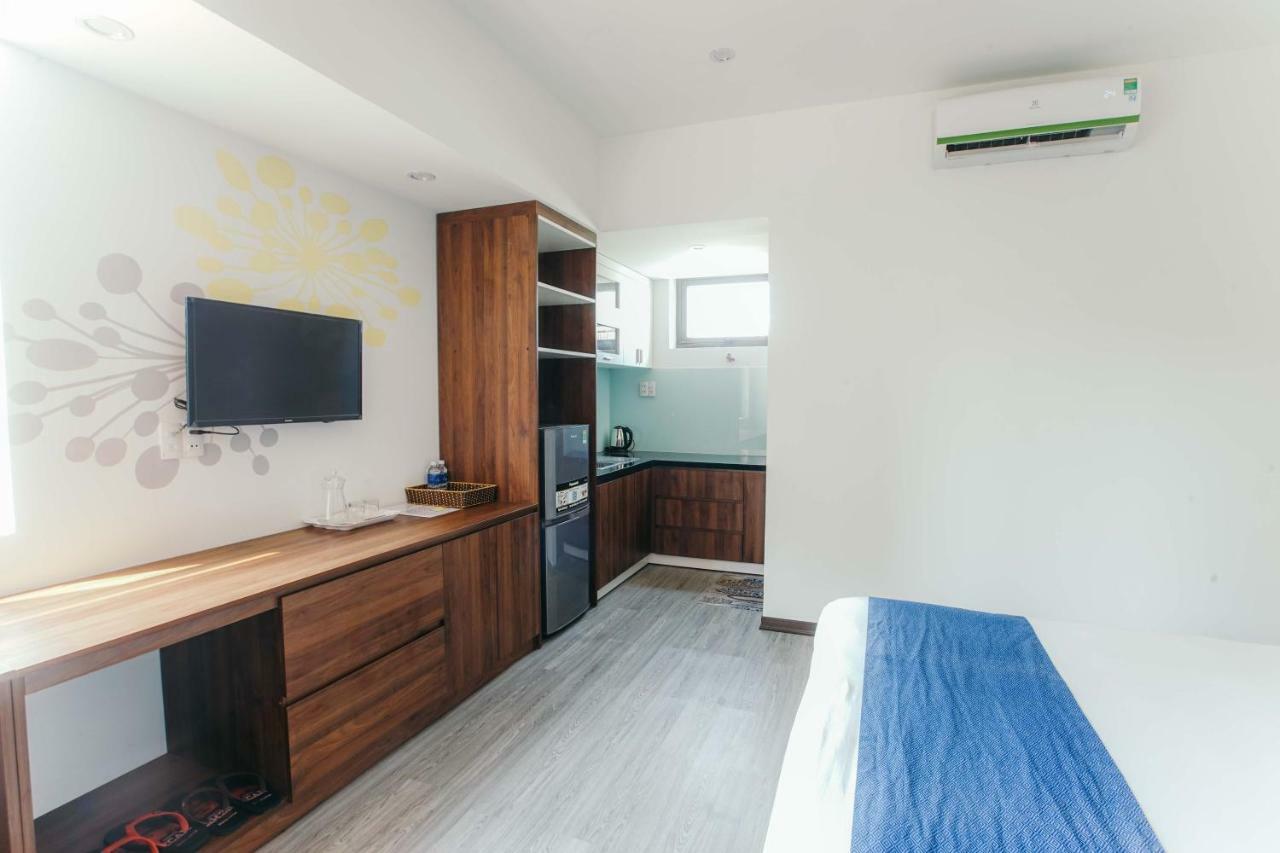Royal Lion Hotel & Apartment Дананг Екстериор снимка