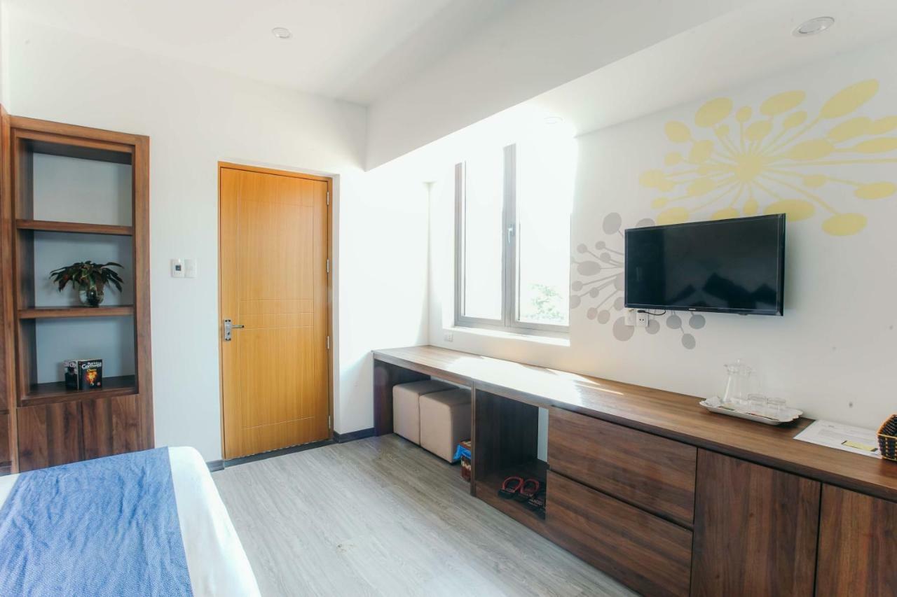 Royal Lion Hotel & Apartment Дананг Екстериор снимка