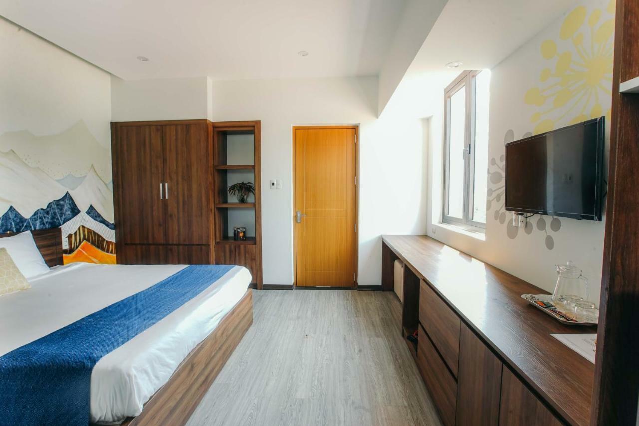 Royal Lion Hotel & Apartment Дананг Екстериор снимка