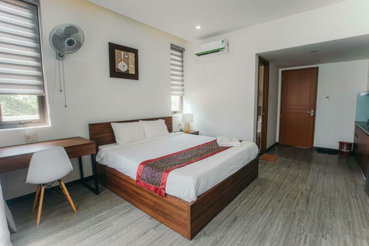 Royal Lion Hotel & Apartment Дананг Екстериор снимка