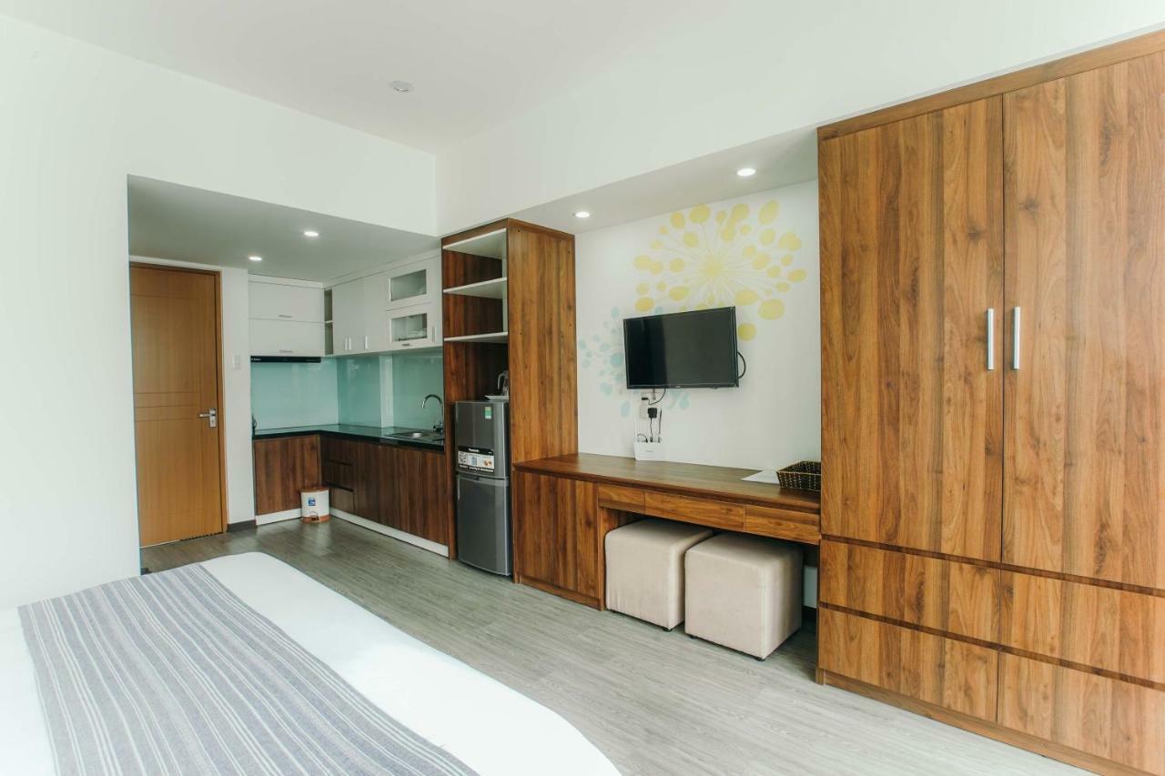 Royal Lion Hotel & Apartment Дананг Екстериор снимка
