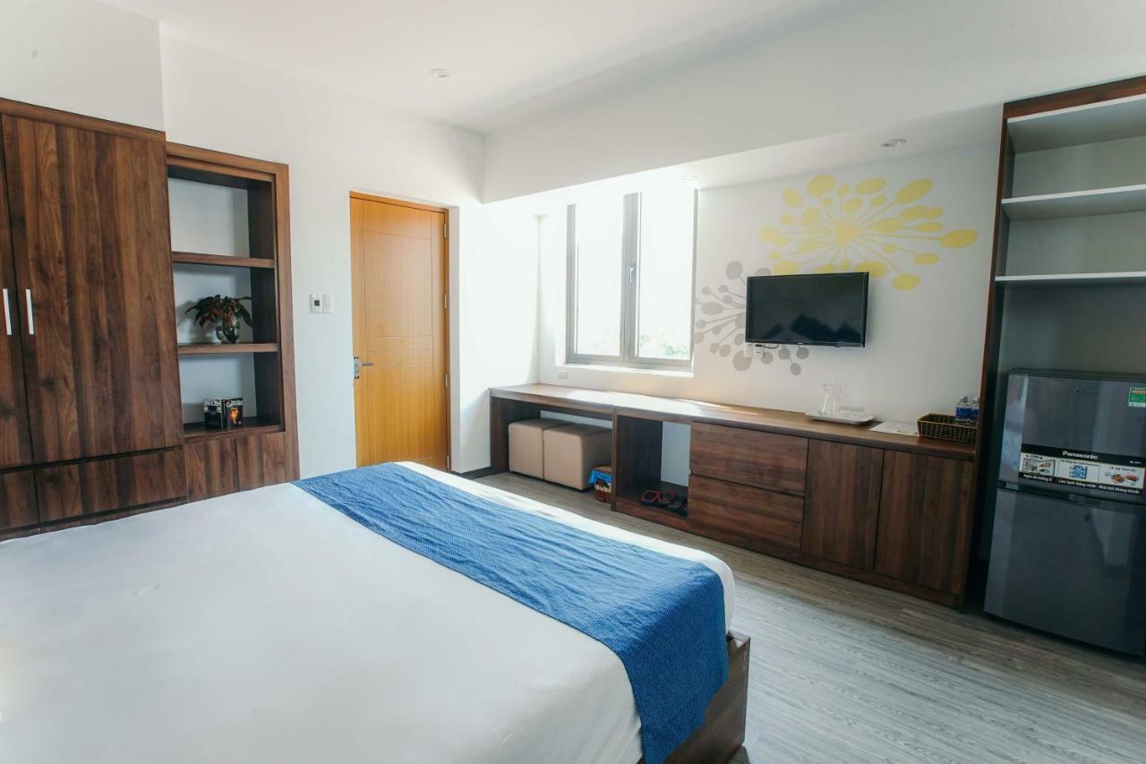 Royal Lion Hotel & Apartment Дананг Екстериор снимка