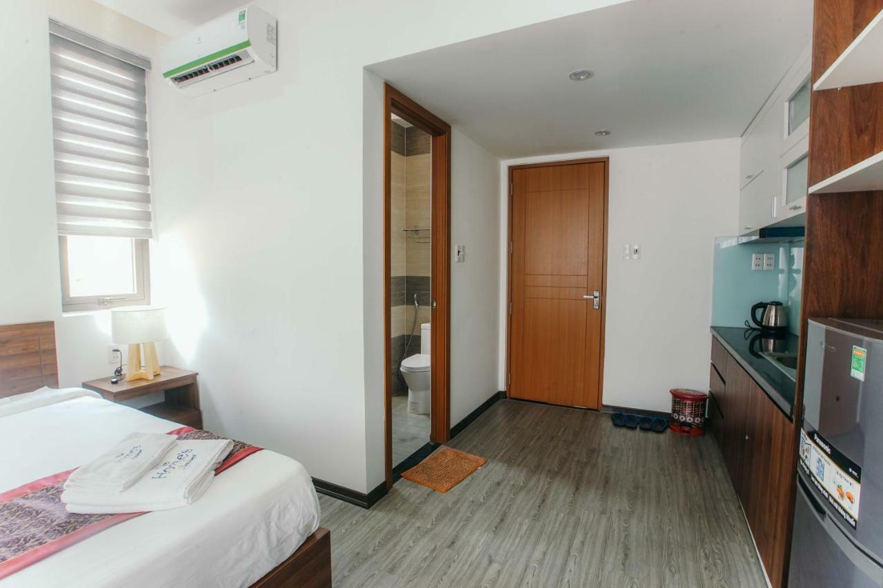 Royal Lion Hotel & Apartment Дананг Екстериор снимка
