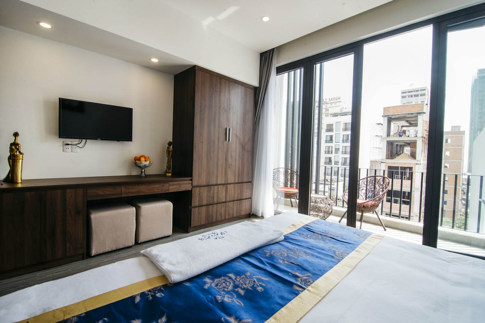 Royal Lion Hotel & Apartment Дананг Екстериор снимка